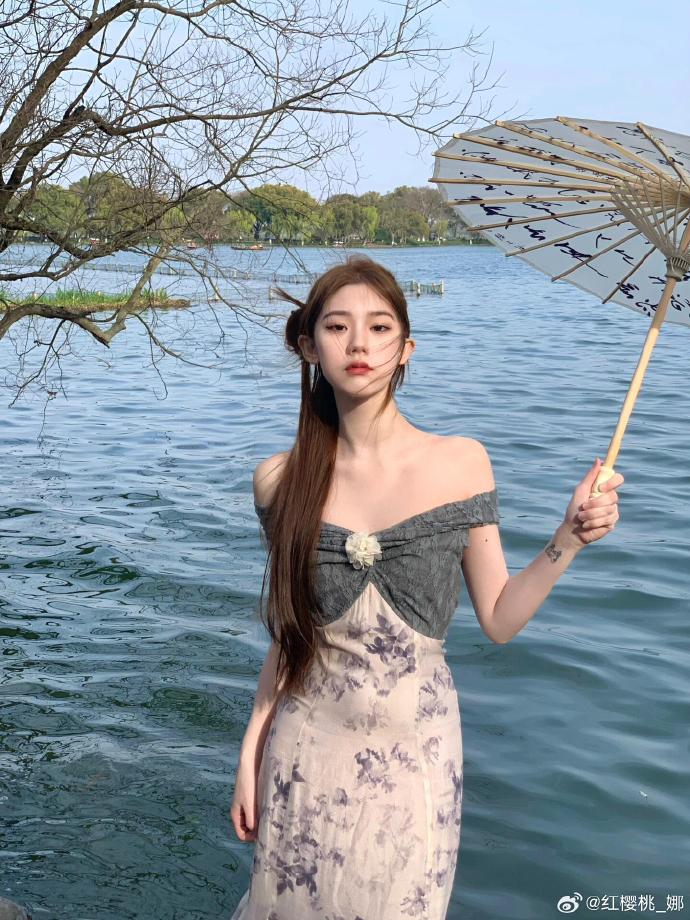 度华年 海报
